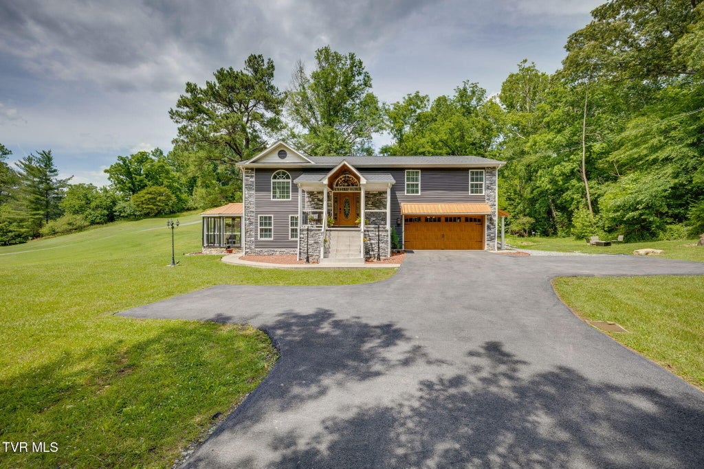 Photo of 2100 Longreen Road, Kingsport, TN 37660 (MLS # 10000221)