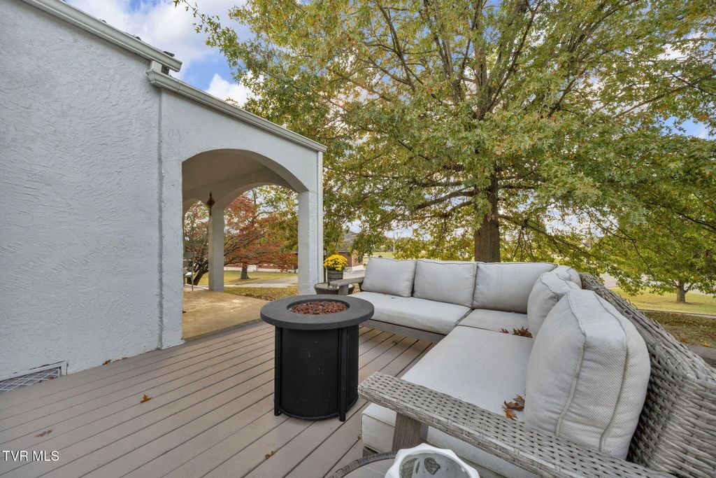 Photo of 513 Granada Pvt Court, Kingsport, TN 37660 (MLS # 9987024)