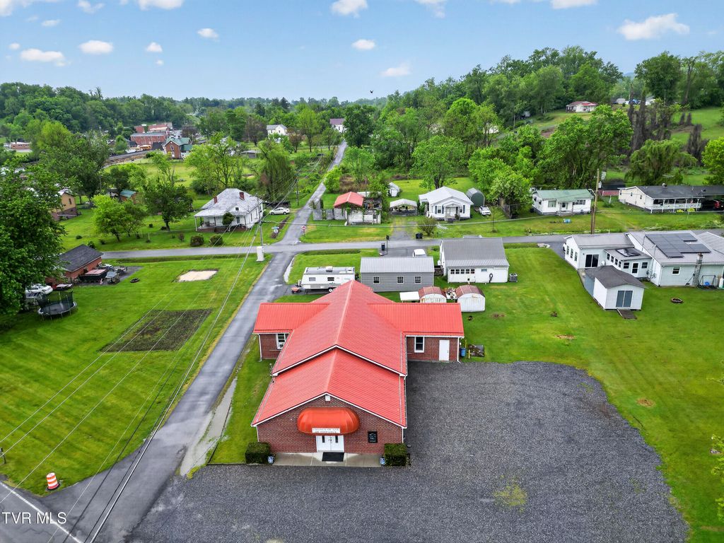 Photo of 302 Crescent Drive, Glade Spring, VA 24340 (MLS # 9995085)