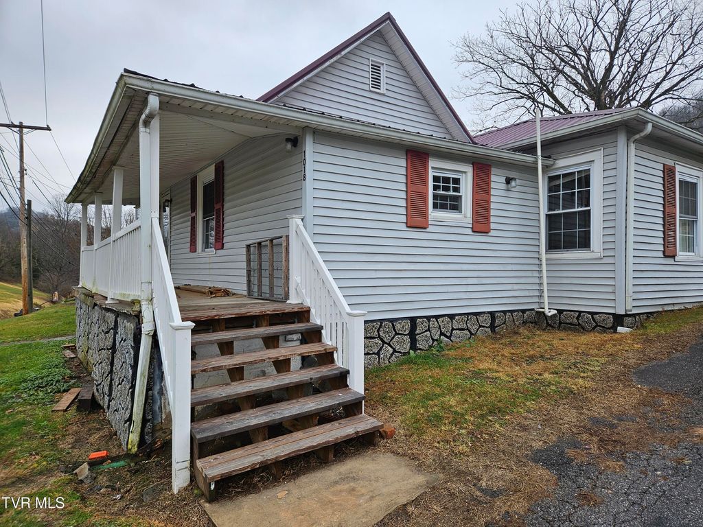 Photo of 1018 Main Street, Saltville, VA 24370 (MLS # 9988560)
