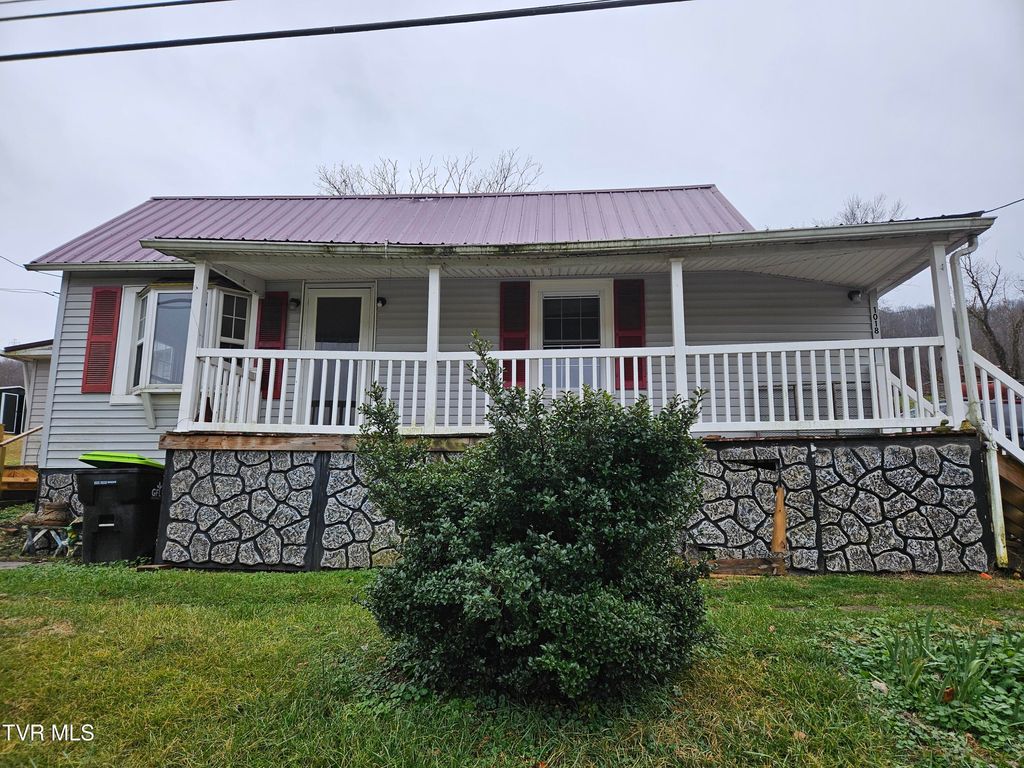 Photo of 1018 Main Street, Saltville, VA 24370 (MLS # 9988560)