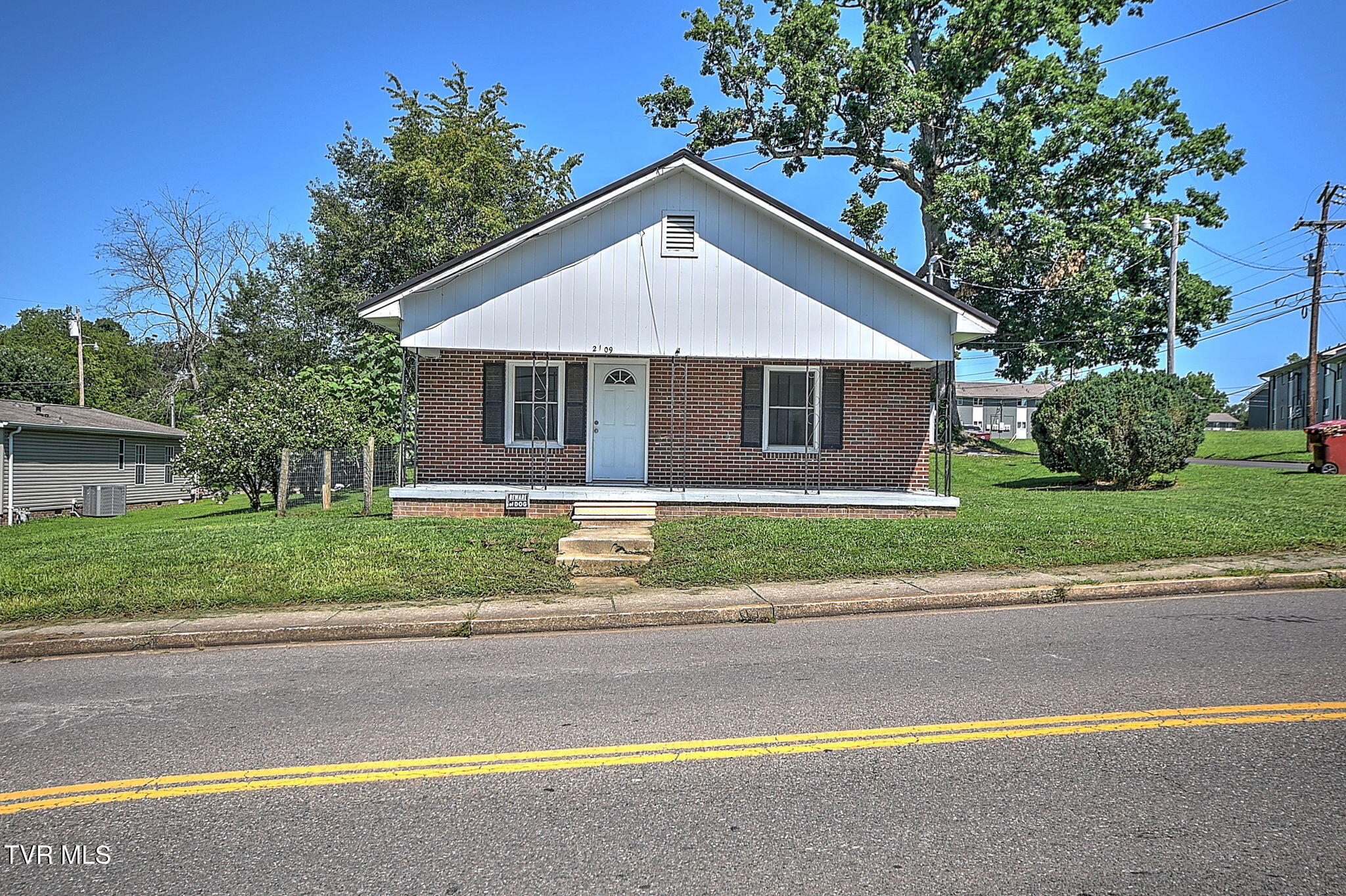Photo 1 of 37 — 2109 East Unaka Avenue, Johnson City, TN 37601