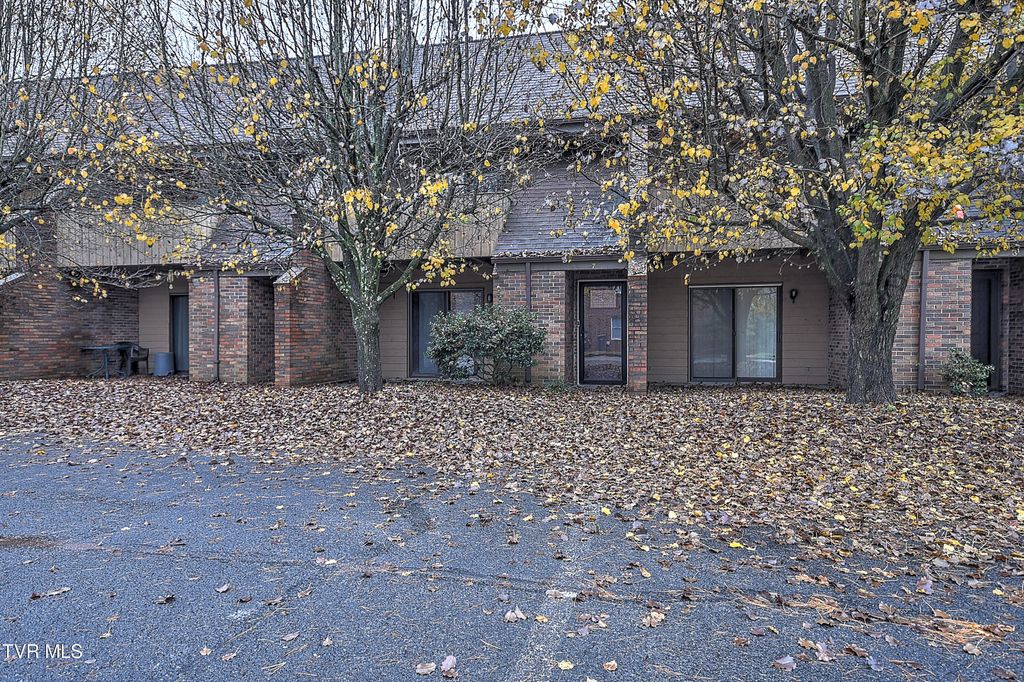 Photo of 500 Fleetwood Drive #7, Kingsport, TN 37660 (MLS # 9989010)