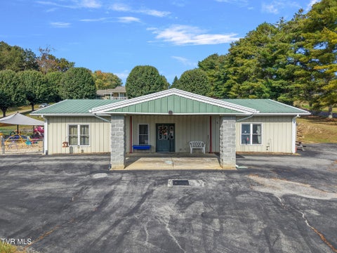 Photo of 208 Majestic Circle, Greeneville, TN 37743 (MLS # 10001248)