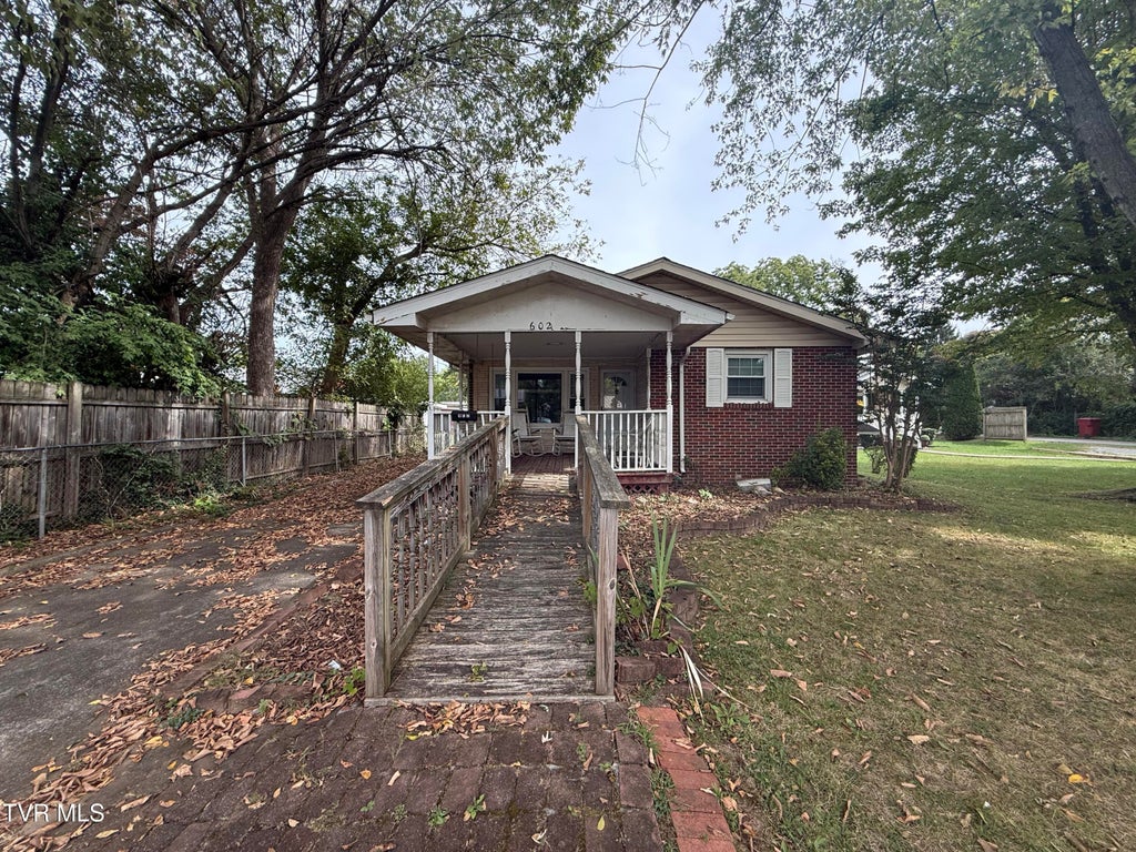 Photo of 602 Montgomery Street, Johnson City, TN 37604 (MLS # 10001934)