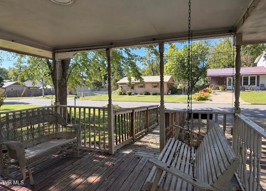 Photo of 602 Montgomery Street, Johnson City, TN 37604 (MLS # 10001934)