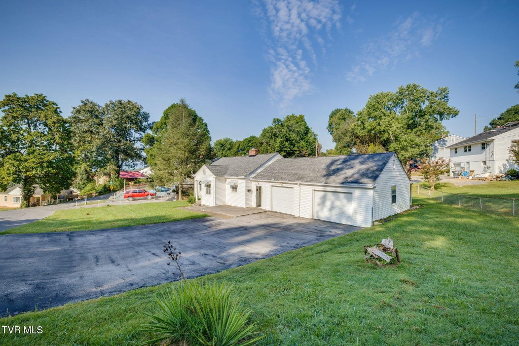 Photo of 1305 Frank Street, Kingsport, TN 37665 (MLS # 10000363)