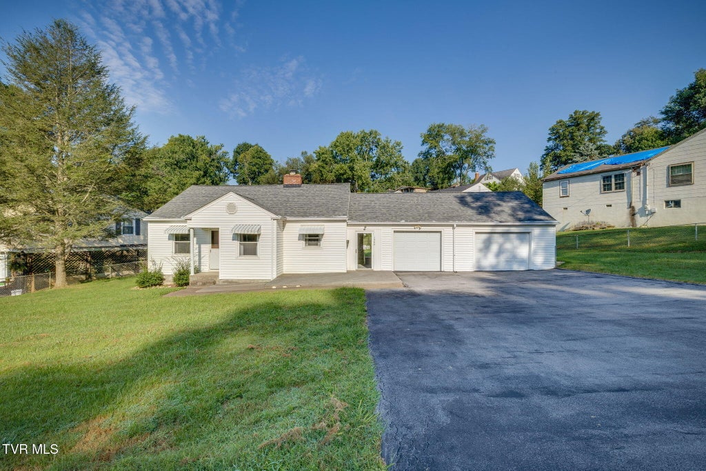 Photo of 1305 Frank Street, Kingsport, TN 37665 (MLS # 10000363)