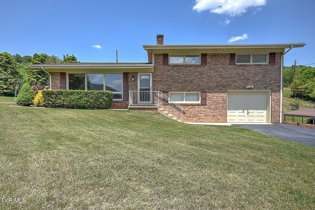 Photo of 163 Valleyview ST, Gate City, VA 24251 (MLS # 9995639)