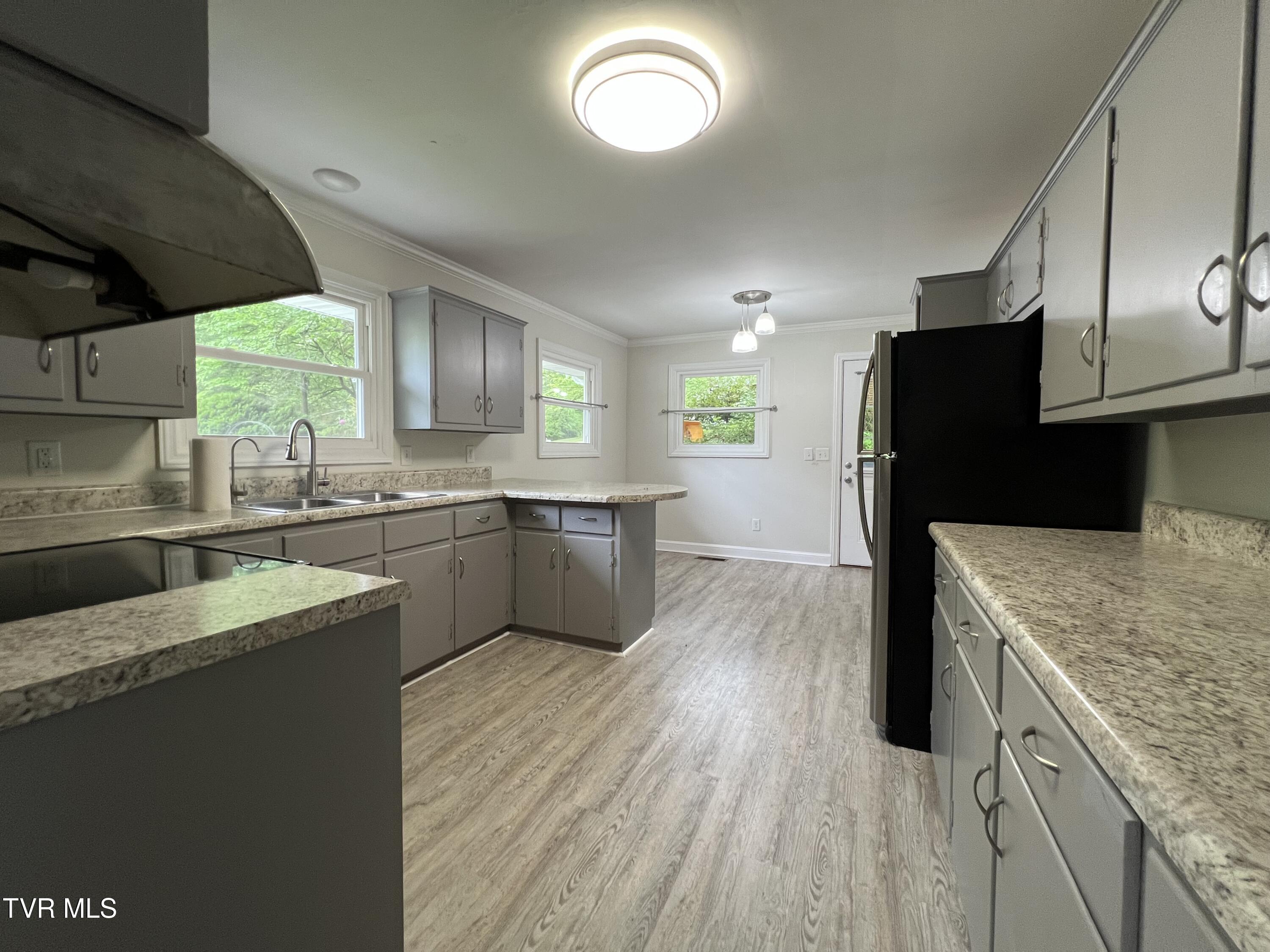 1700 Beech Drive Dr, Johnson City, Tennessee image 2