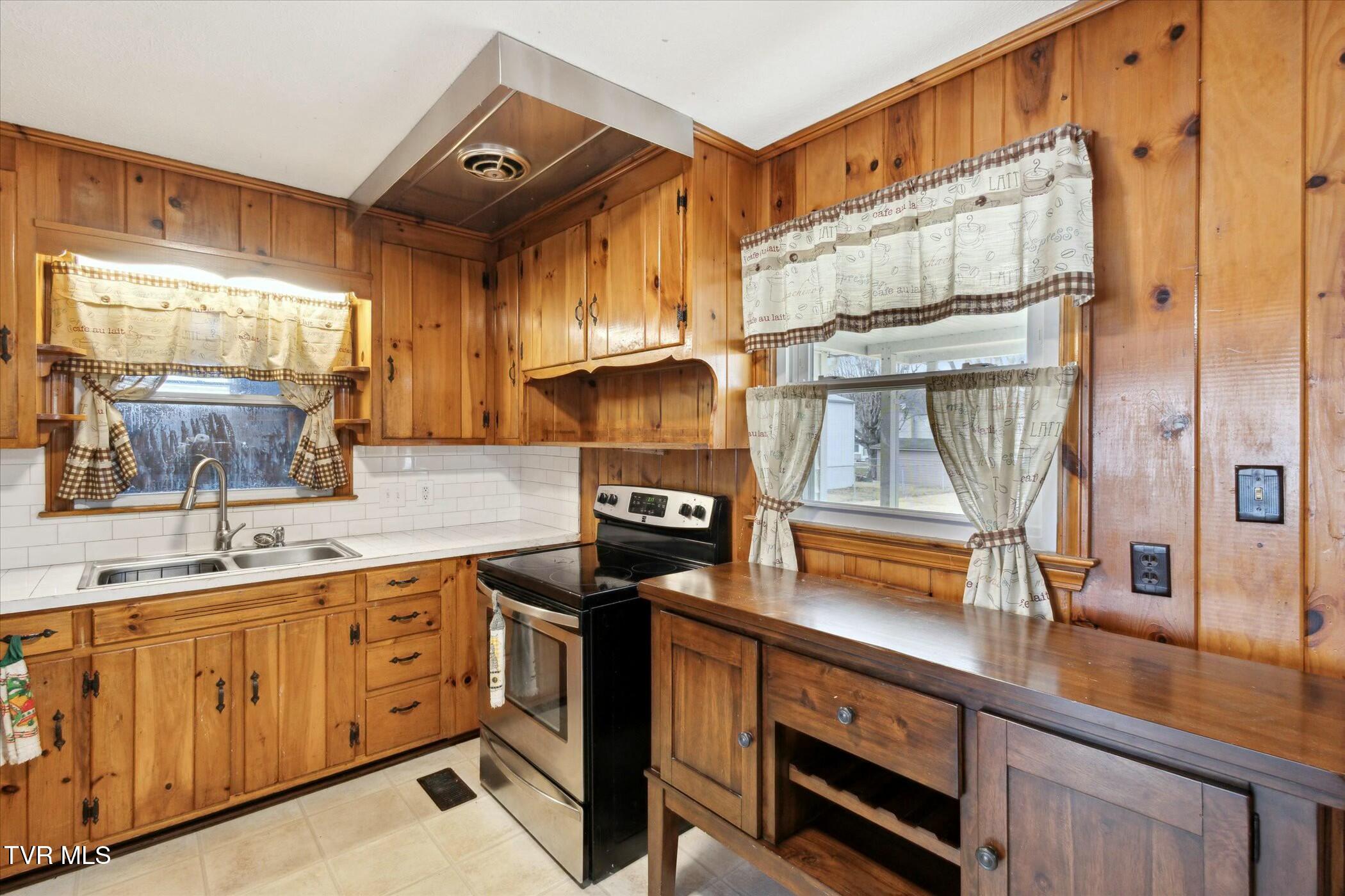 202 Hemlock Road, Bristol, Tennessee image 10