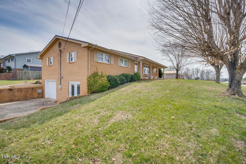 Photo of 1301 Kenney Street, Greeneville, TN 37745 (MLS # 9991909)
