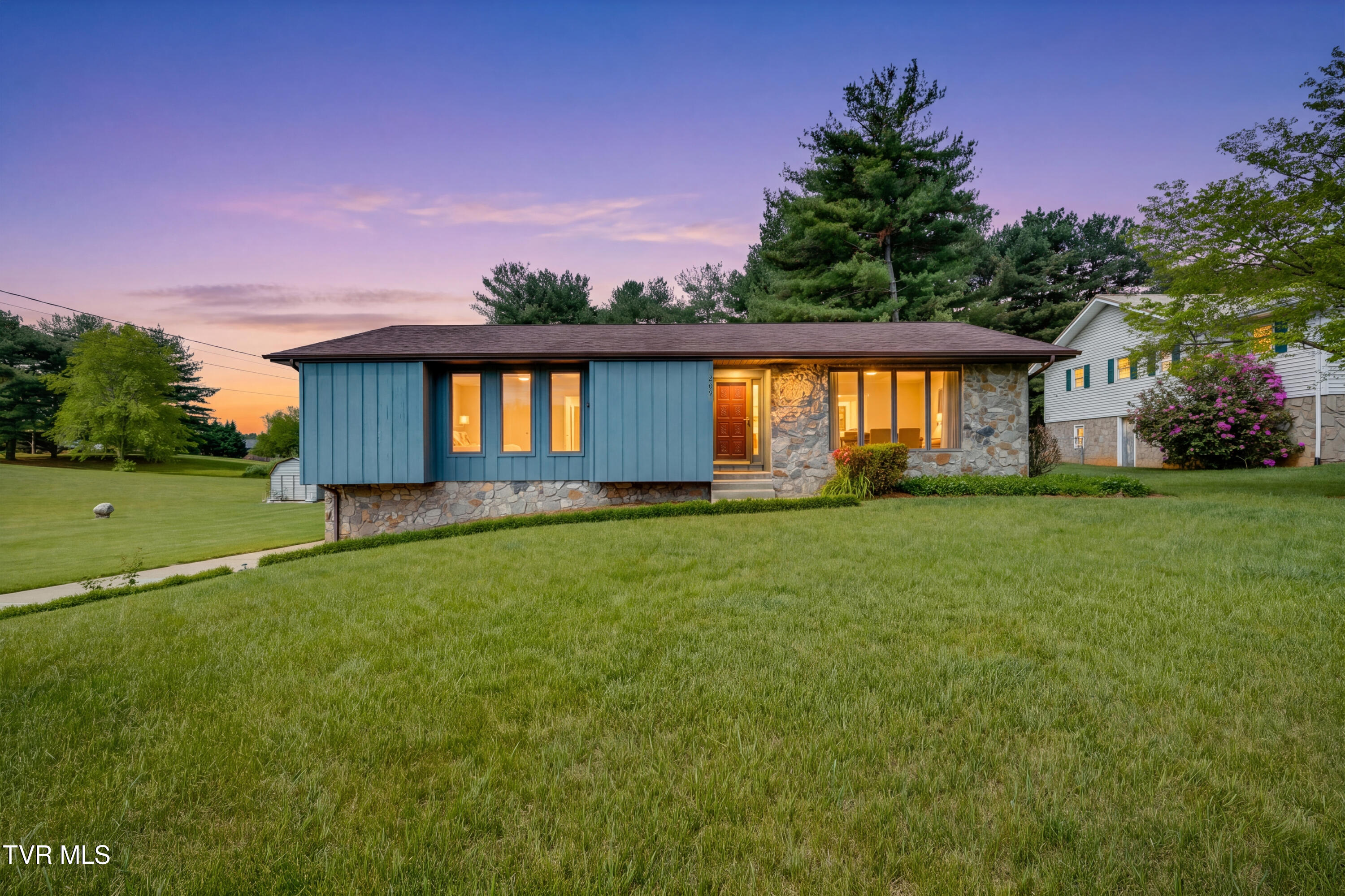 209 Harmony Acres Drive E