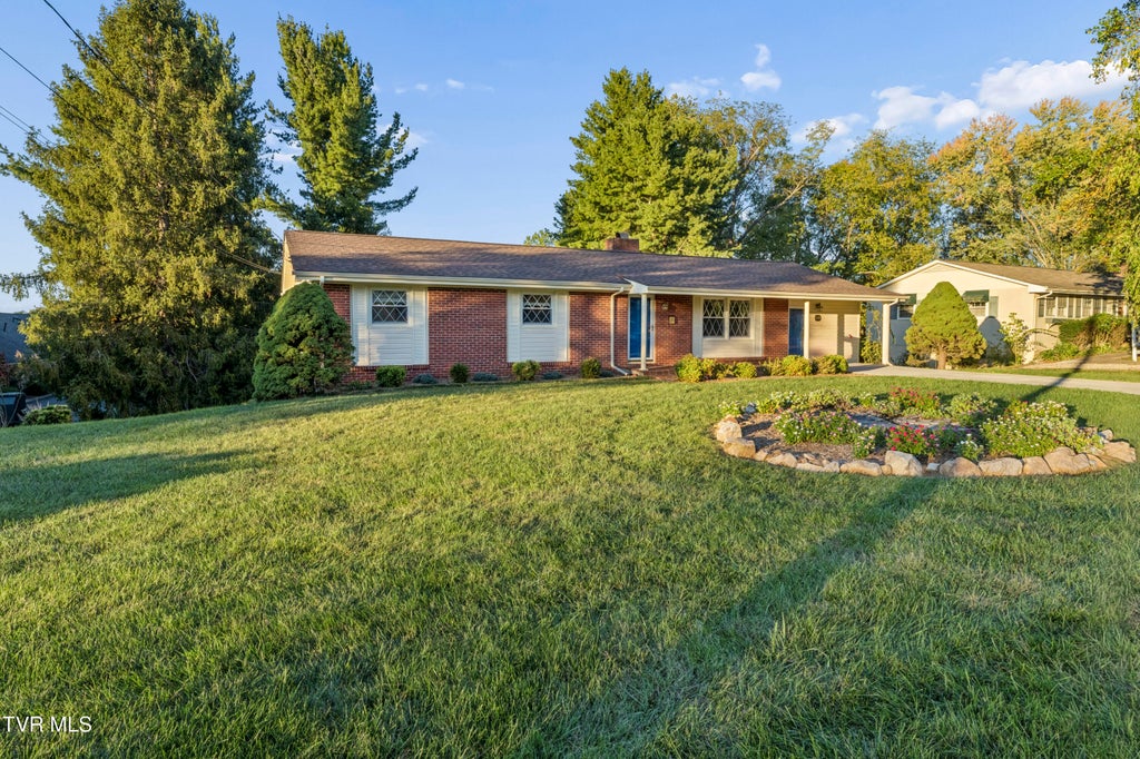 Photo of 201 Brown Avenue, Johnson City, TN 37601 (MLS # 10001502)
