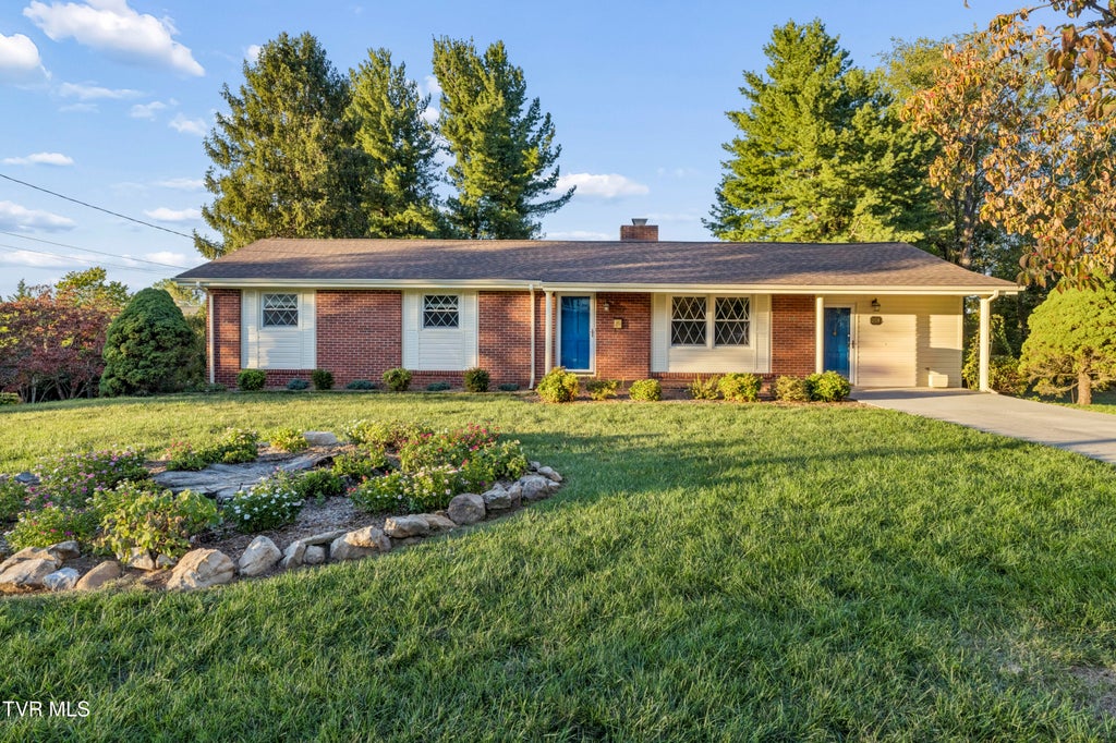 Photo of 201 Brown Avenue, Johnson City, TN 37601 (MLS # 10001502)