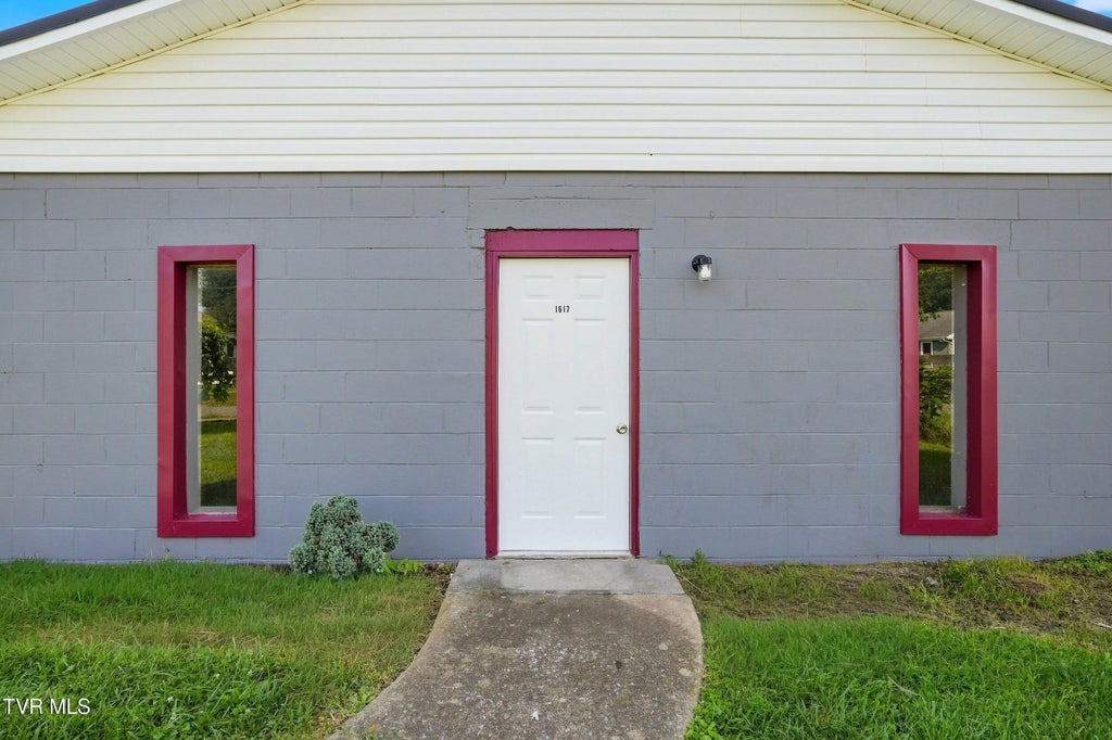 Photo of 1617 Park Street, Kingsport, TN 37660 (MLS # 10000254)