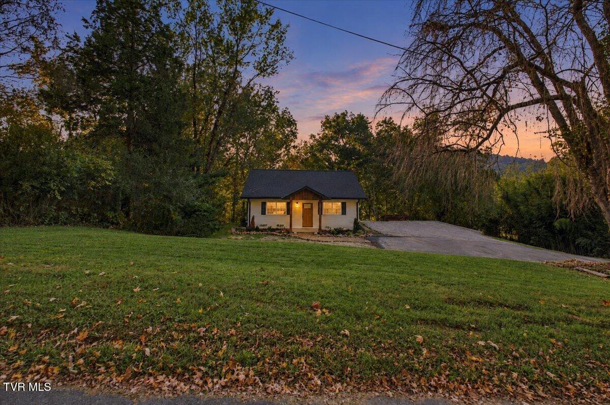 1186 Riverview Drive