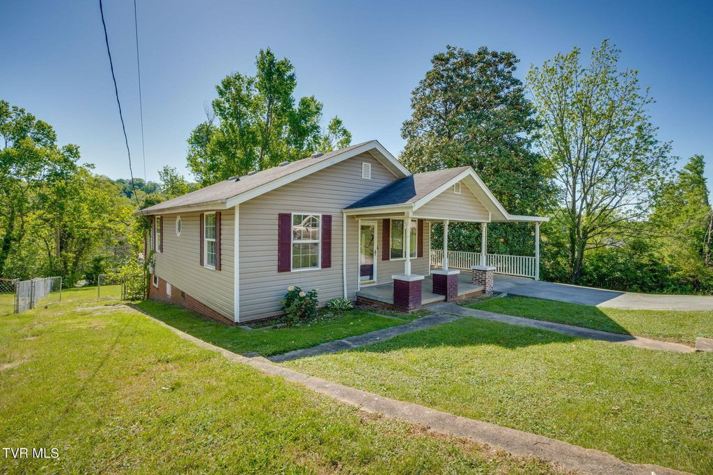 Photo of 2629 Birdwell Street, Kingsport, TN 37664 (MLS # 9994415)