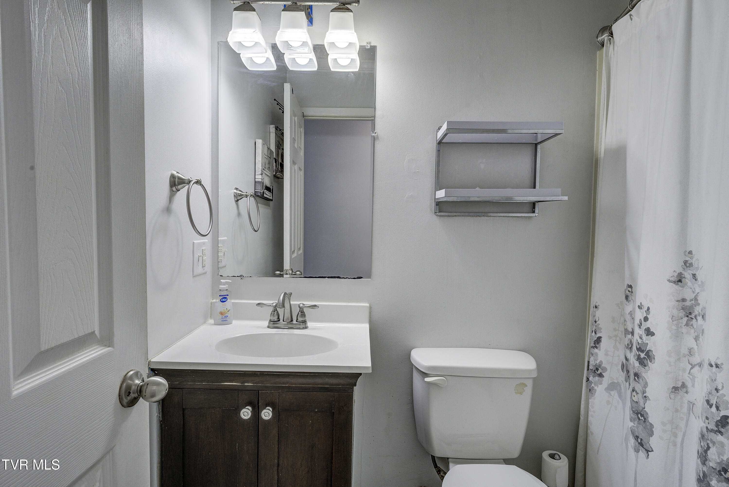 266 Pine Laurel Circle, Bluff City, Tennessee image 14