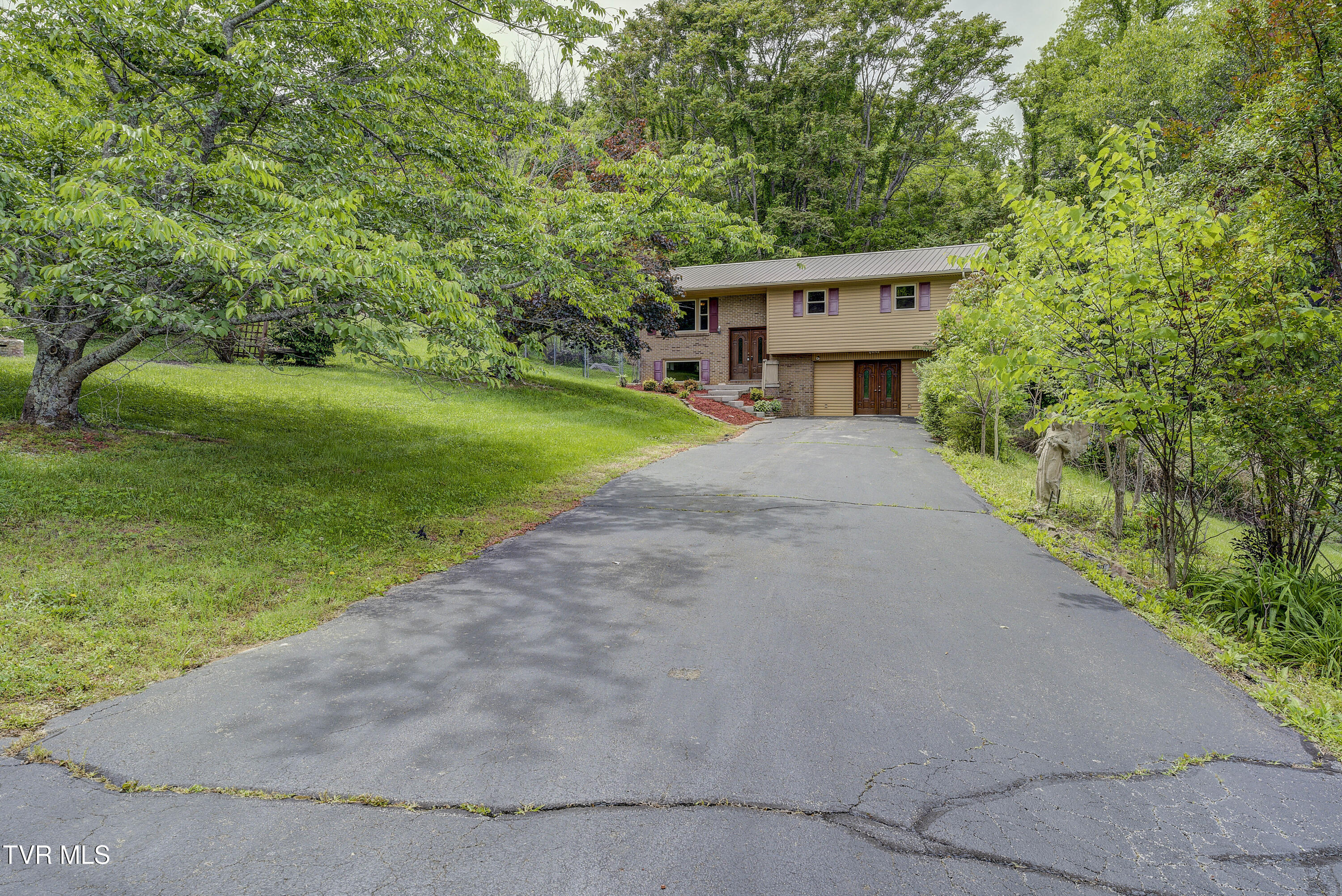 266 Pine Laurel Circle, Bluff City, Tennessee image 46