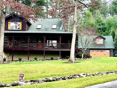 Photo of 171 Bankers Bend, Mountain City, TN 37683 (MLS # 9990046)