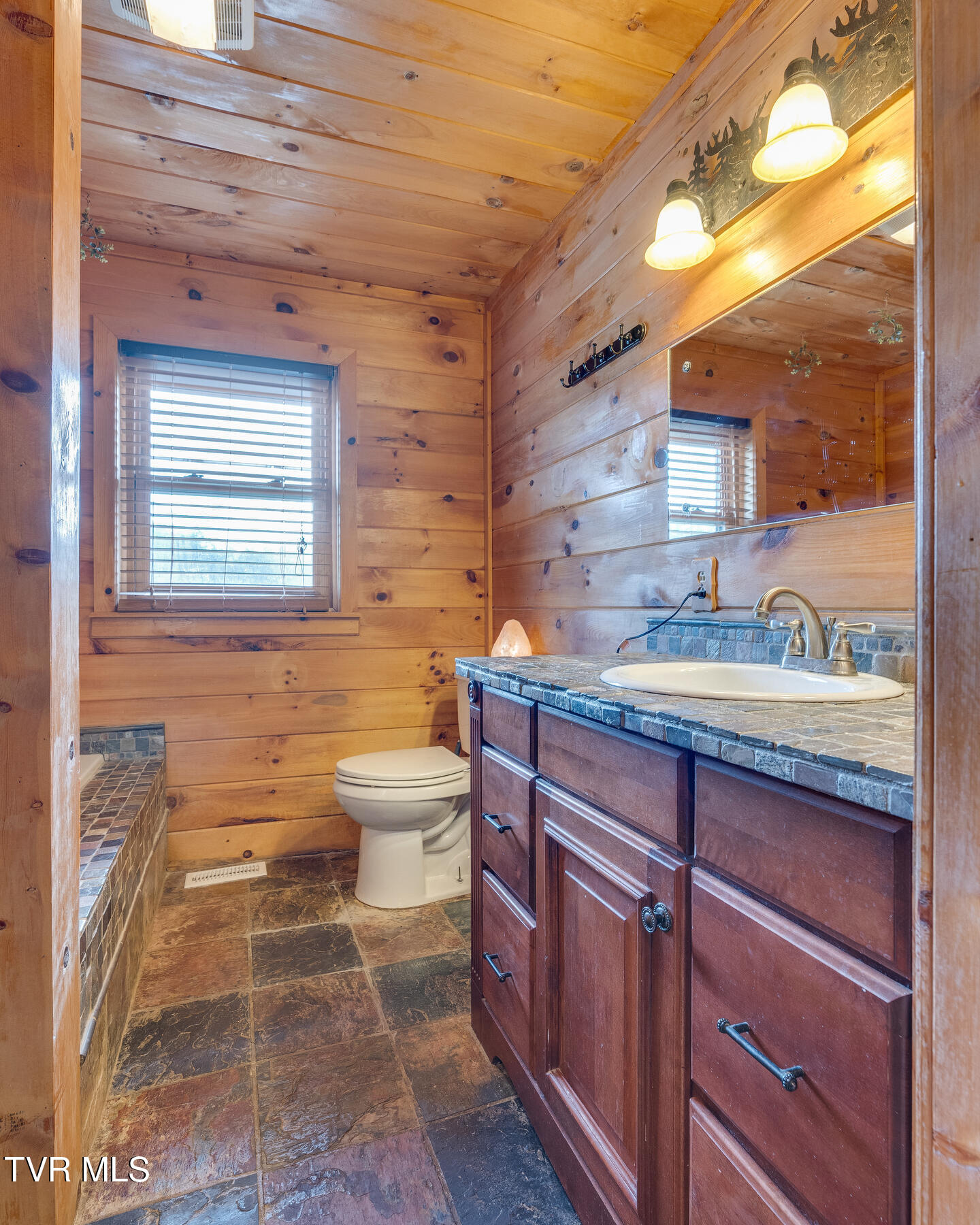 1906 Longs Bend Pike Pike, Surgoinsville, Tennessee image 23