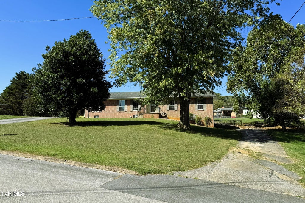 Photo of 406 Oriole Drive, Greeneville, TN 37743 (MLS # 10001888)