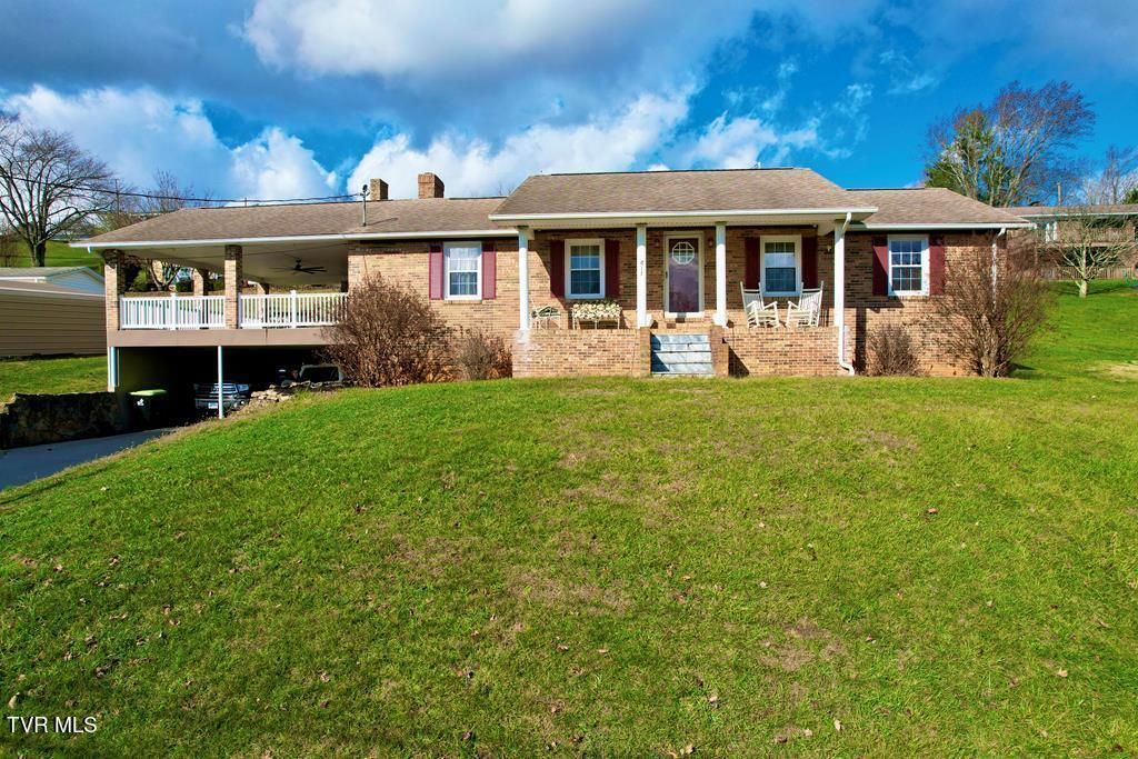 Photo of 817 Midnight Drive, Chilhowie, VA 24319 (MLS # 9988923)