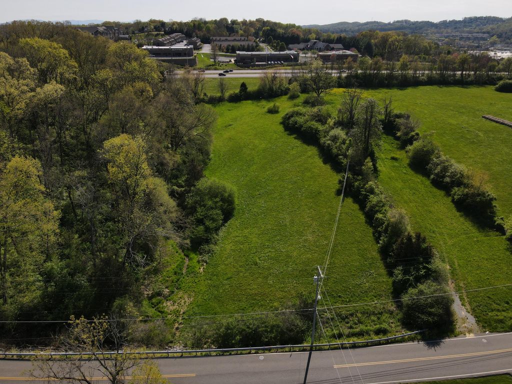 Photo of 2803 Browns Mill Road, Johnson City, TN 37604 (MLS # 9993544)