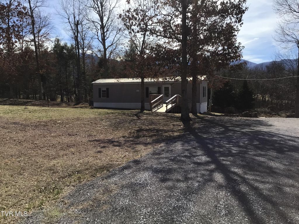Photo of 430 Laws Road, Greeneville, TN 37743 (MLS # 9991331)