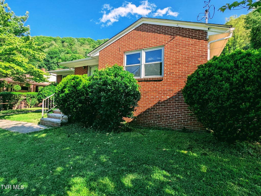 Photo of 1084 Russell Hill Street, Grundy, VA 24614 (MLS # 10002363)
