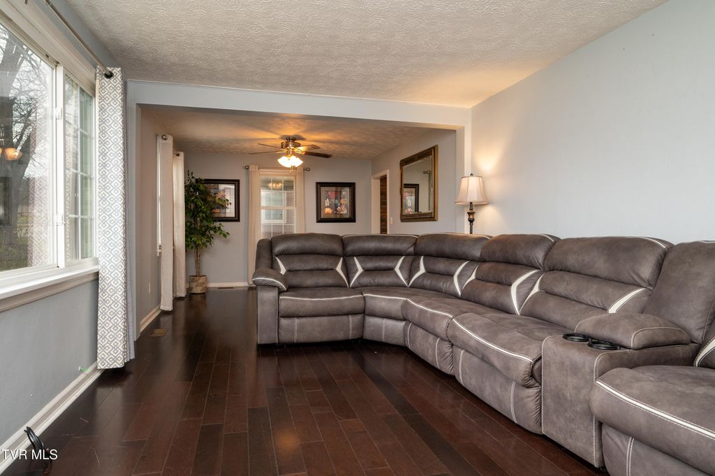 Photo of 813 Fairmont Avenue, Kingsport, TN 37660 (MLS # 9989571)