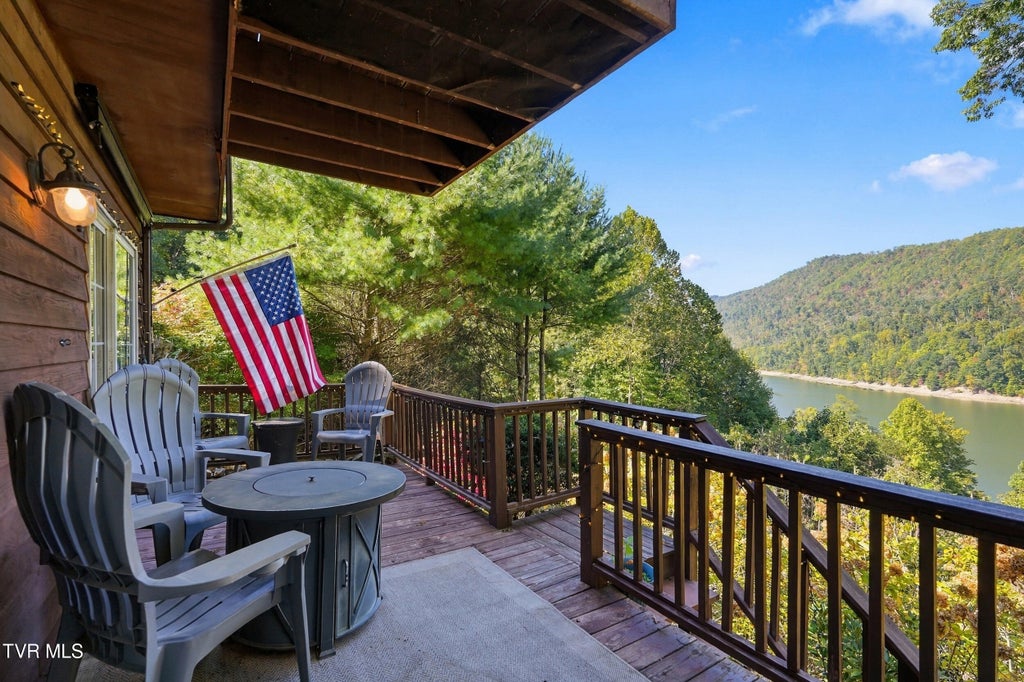 Photo of 141 Terrace Private Drive, Butler, TN 37640 (MLS # 10001845)