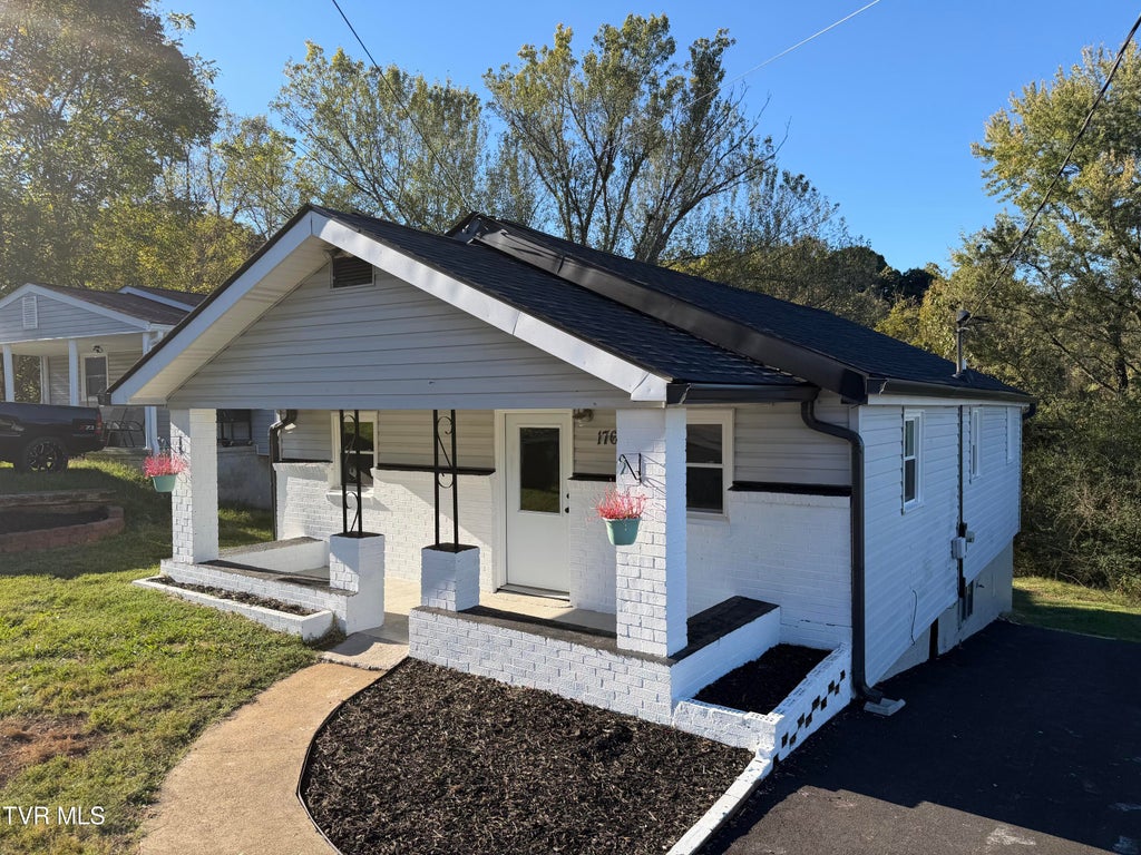 Photo of 1760 Granby Road, Kingsport, TN 37660 (MLS # 10002429)