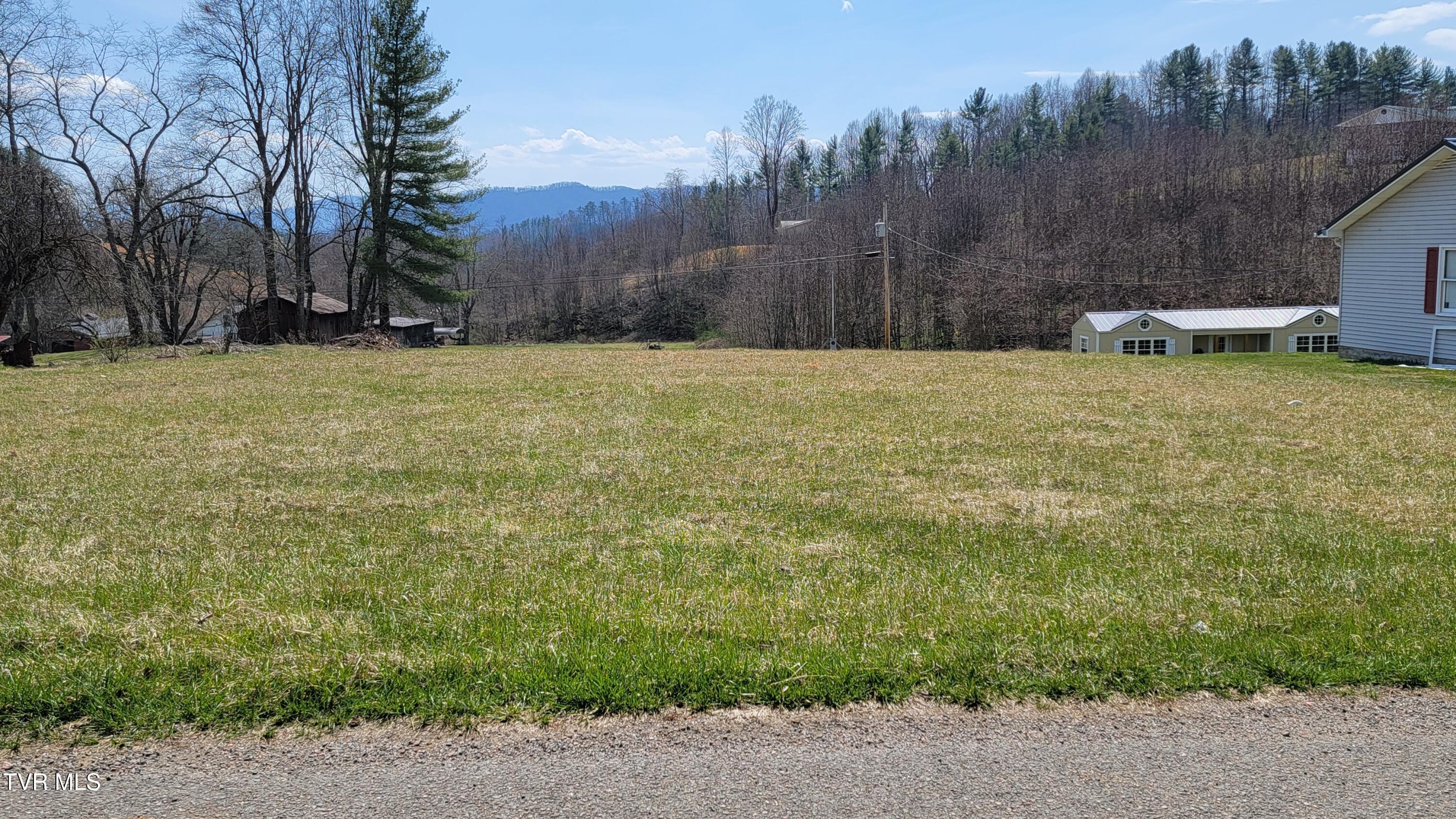 171 J Cress Road, Mountain City, Tennessee image 5