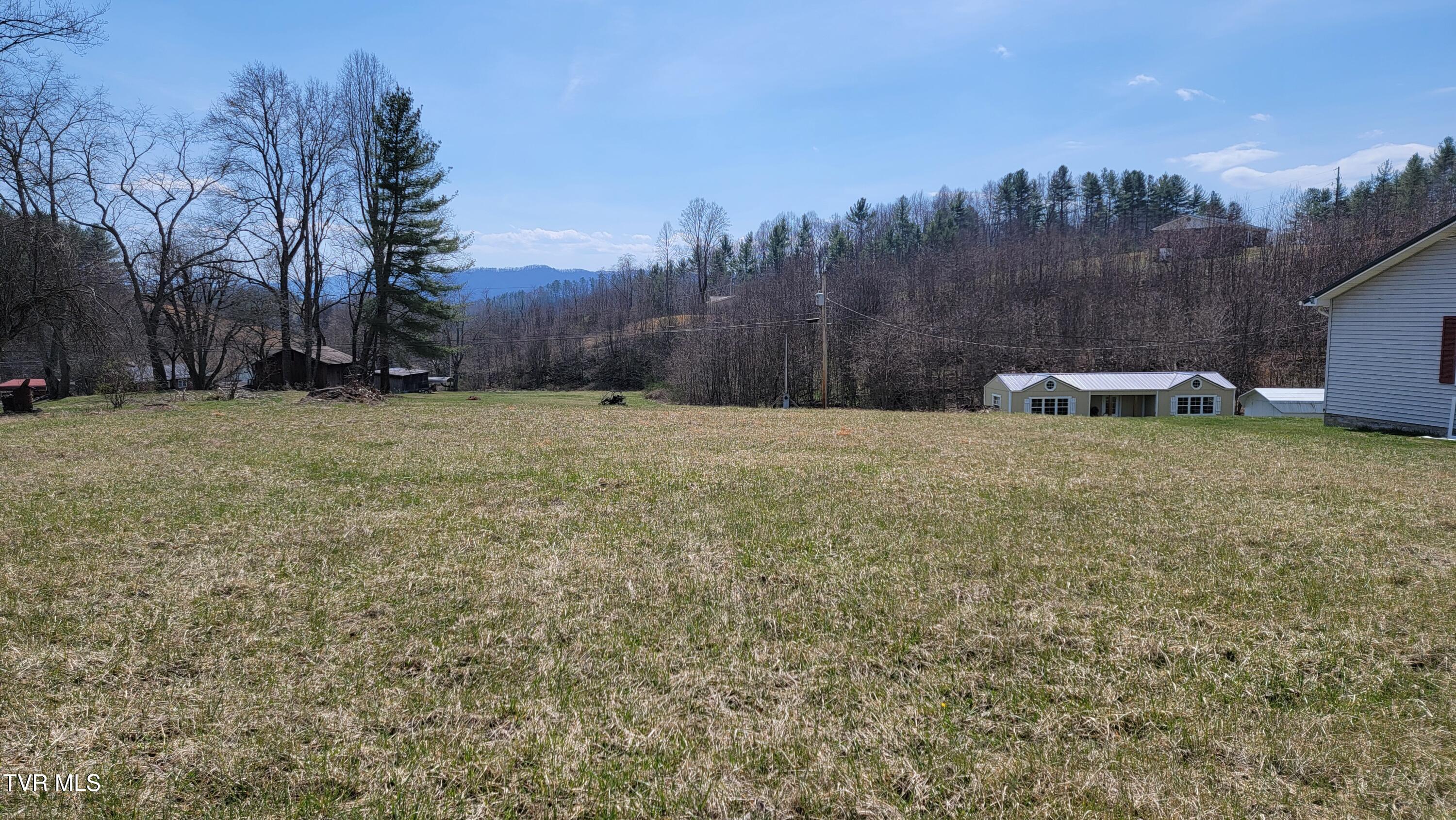 171 J Cress Road, Mountain City, Tennessee image 2