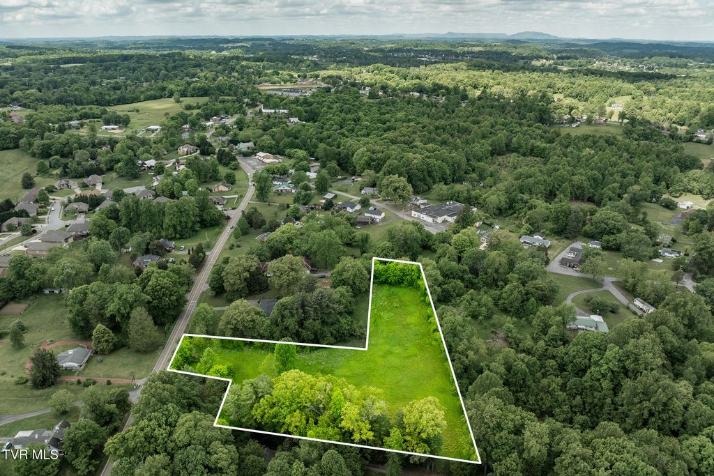 Photo of Tbd Walnut Street, Johnson City, TN 37604 (MLS # 9995087)