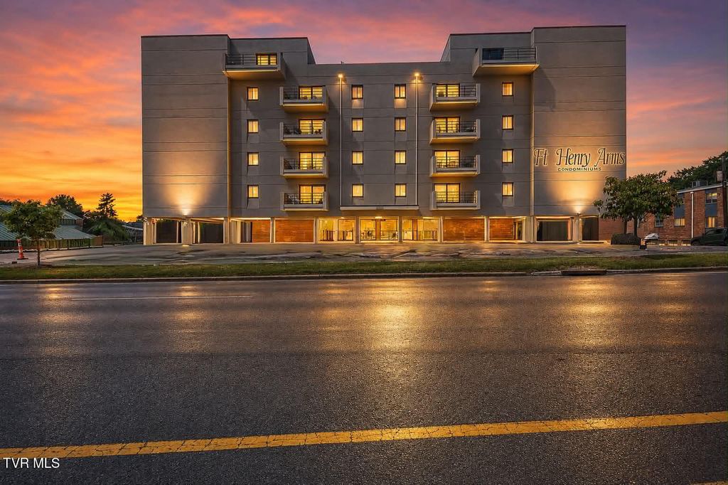Photo of 1585 Fort Henry Drive #Apt 6h, Kingsport, TN 37664 (MLS # 9995667)