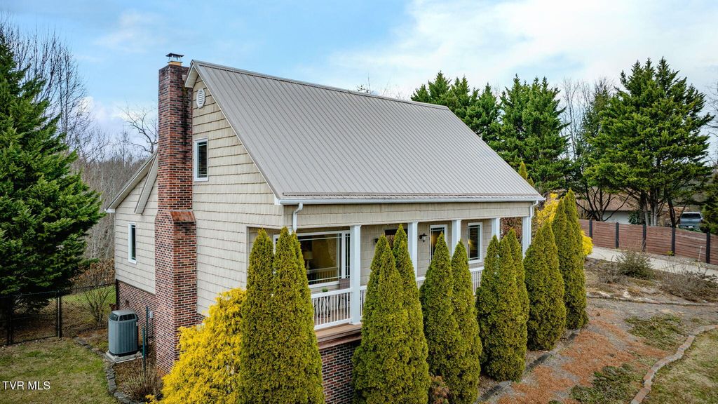 Photo of 355 Huckleberry Road, Bluff City, TN 37618 (MLS # 9989421)