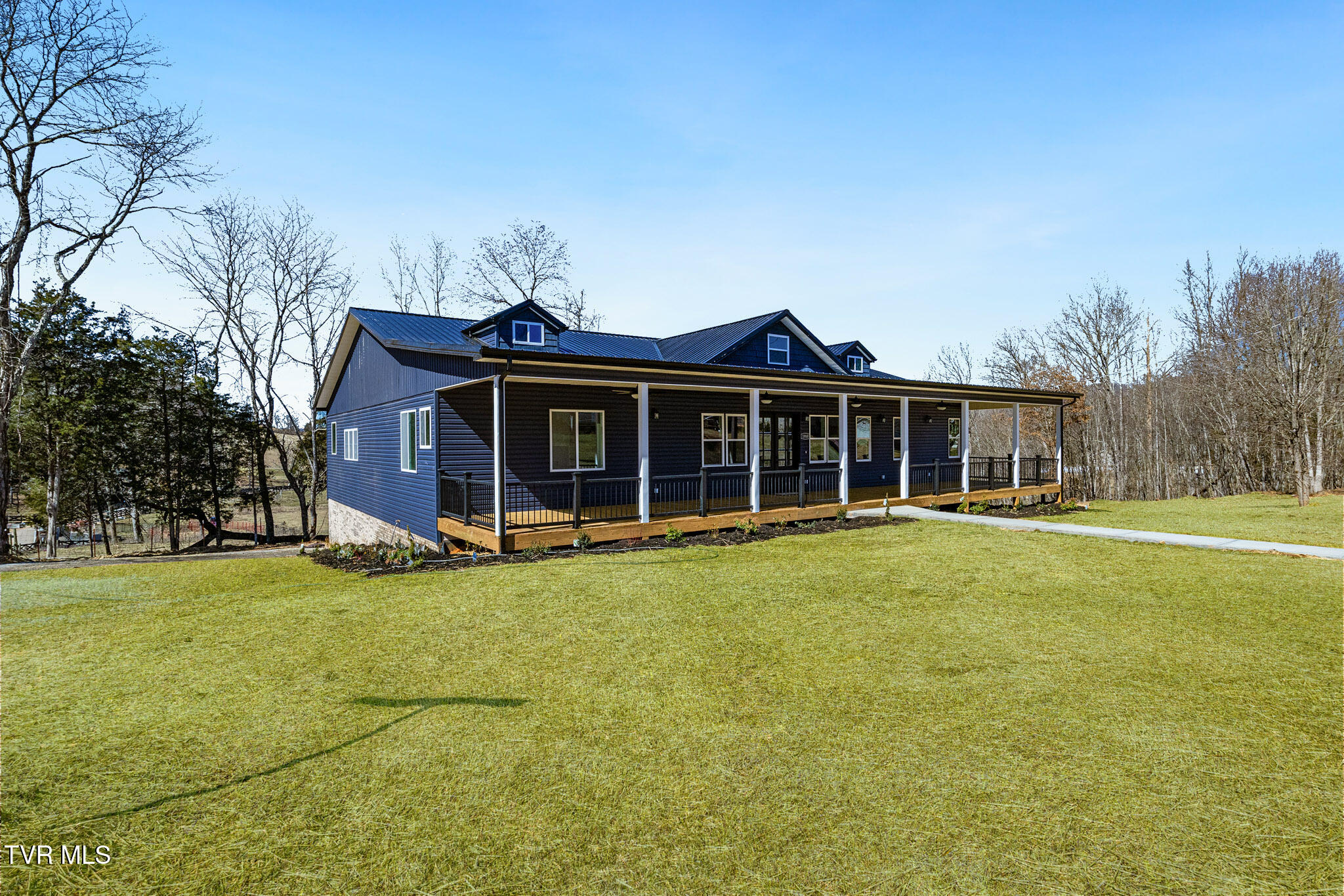 1980 Chesapeake Drive, Mount Carmel, Tennessee image 2