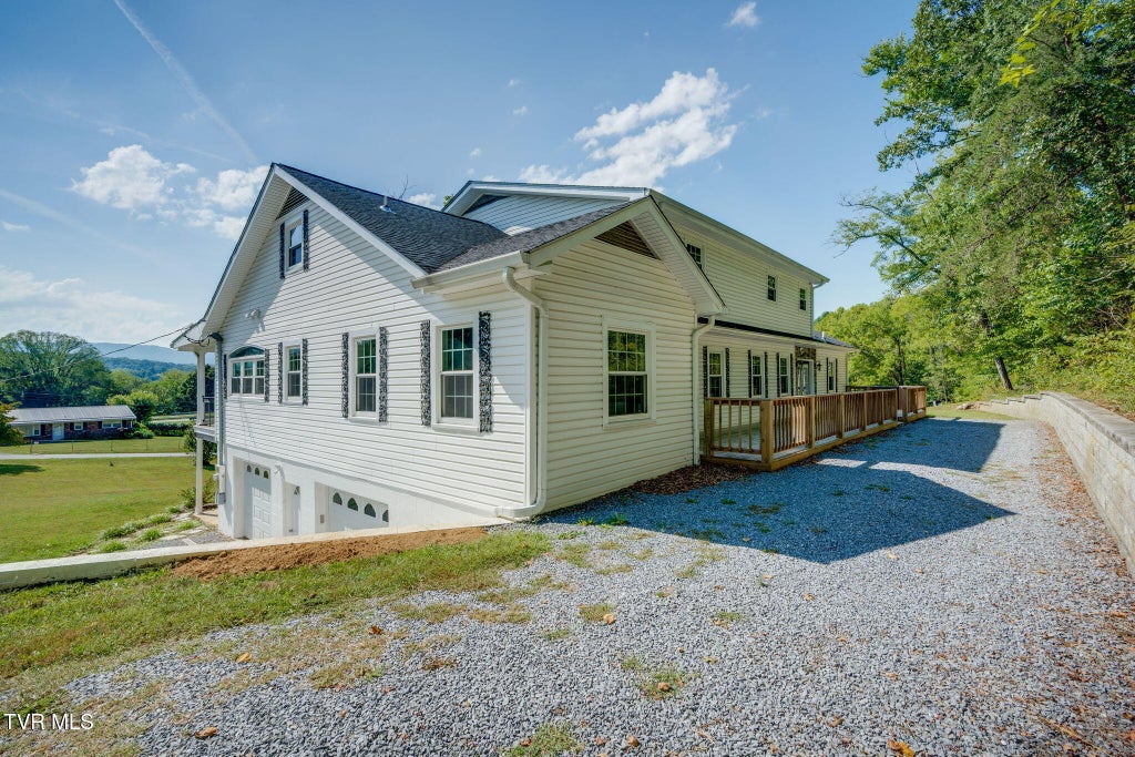 Photo of 194 Sparks Road, Johnson City, TN 37601 (MLS # 10001070)