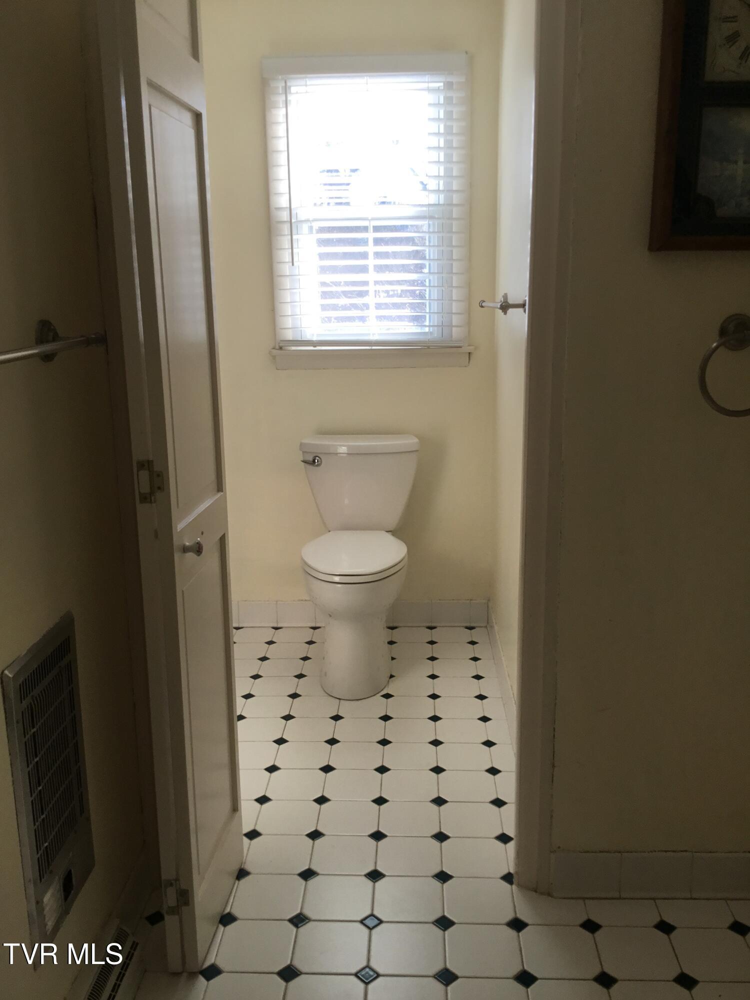 148 Hill Drive, Abingdon, Virginia image 38