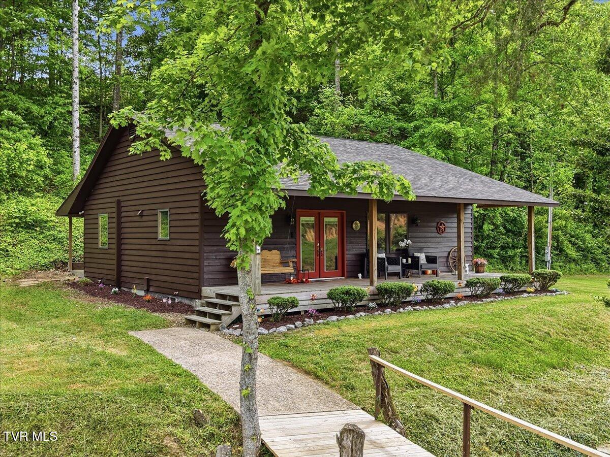 3427 Bill Douglas Road