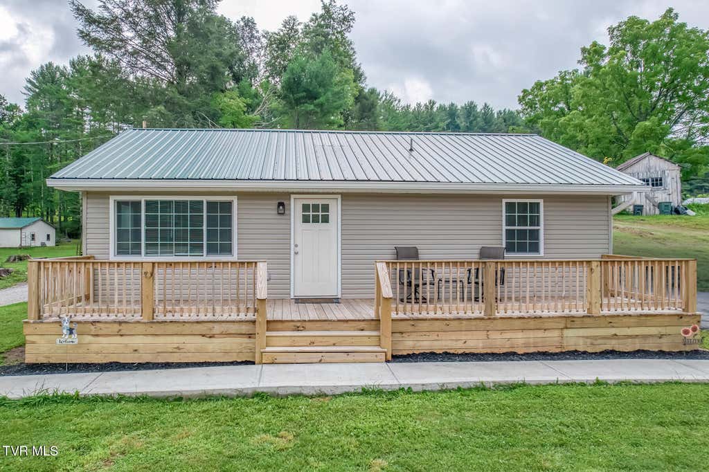 Photo of 1249 Main Street, Mountain City, TN 37683 (MLS # 9999621)