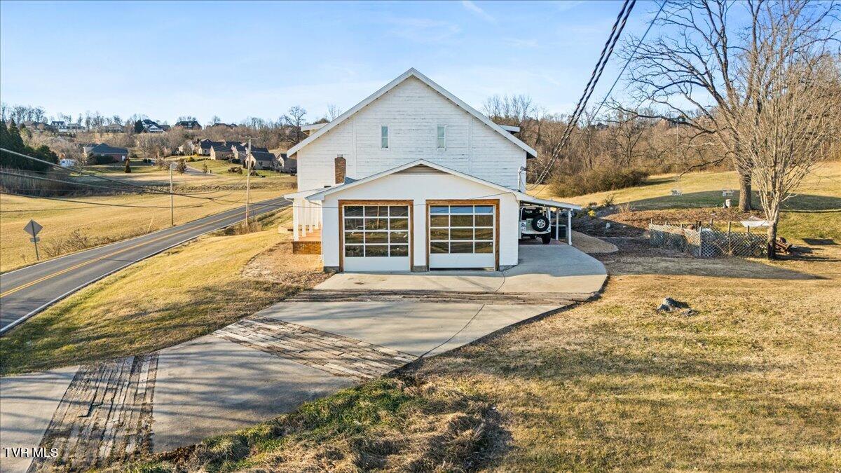 Johnson City, Tennessee, 37604, United States, 5 Bedrooms Bedrooms, ,6 BathroomsBathrooms,Residential,Active,2013176