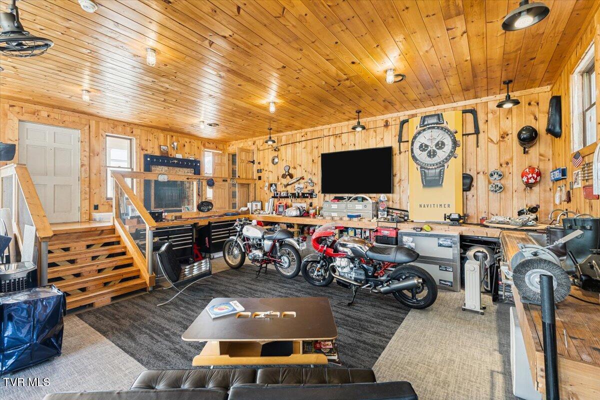 Johnson City, Tennessee, 37604, United States, 5 Bedrooms Bedrooms, ,6 BathroomsBathrooms,Residential,Active,2013176