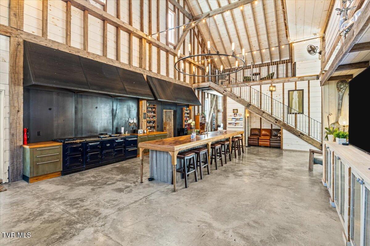 2752 Knob Creek Road