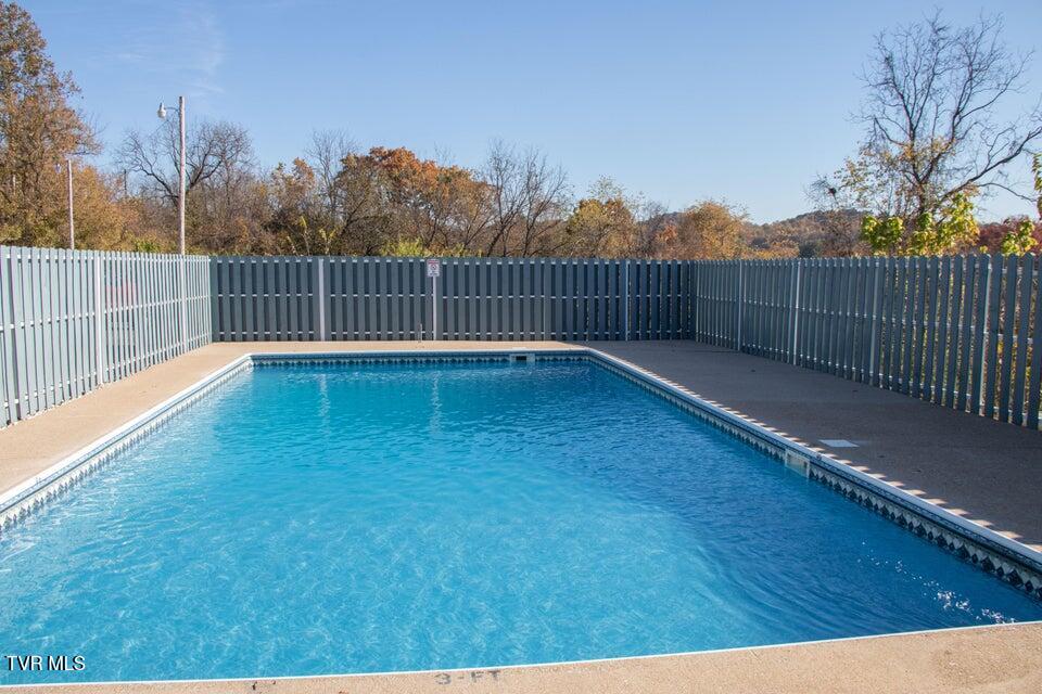 361 Belmont Drive #14, Bristol, Tennessee image 2