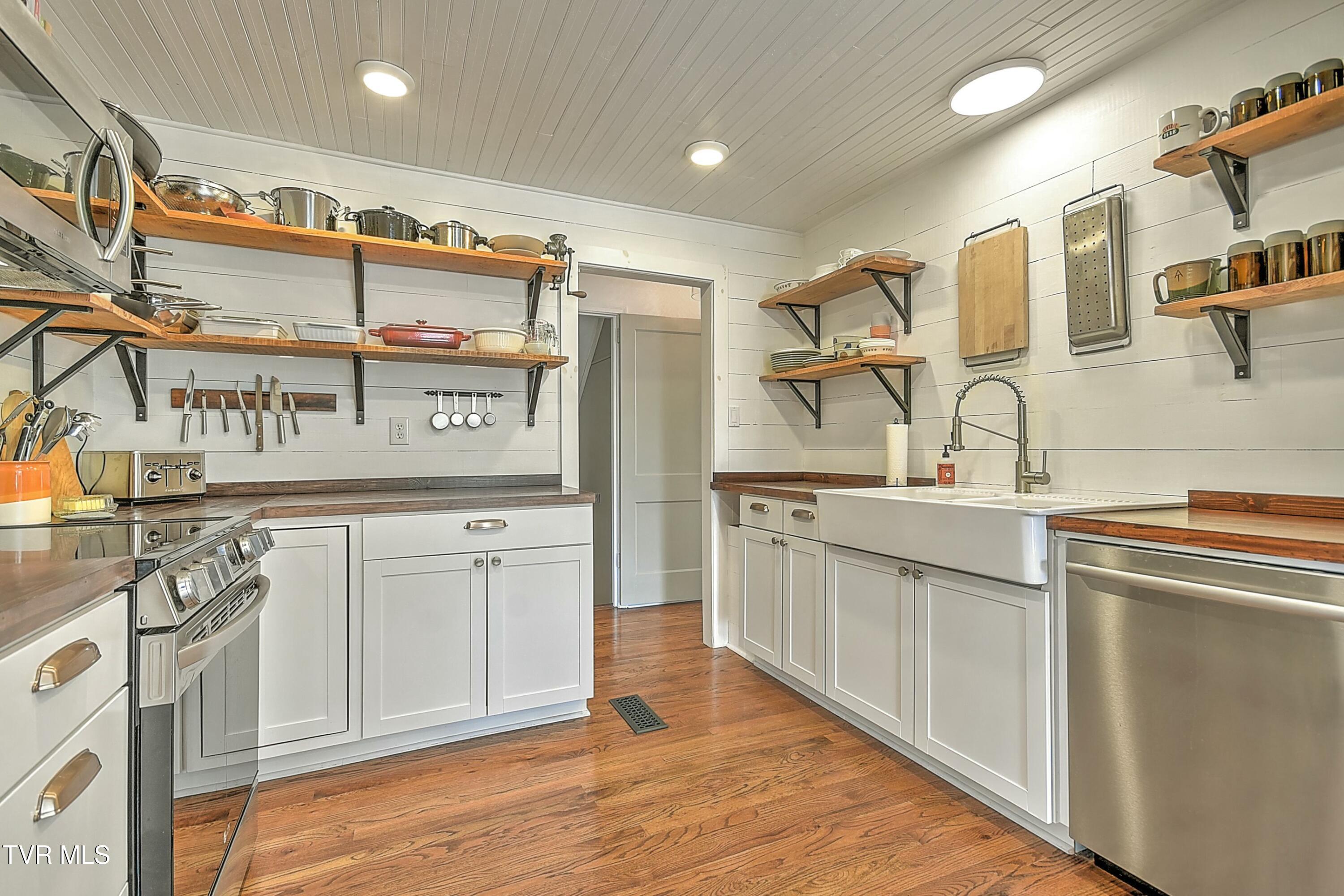 277 Sherwood Road, Bristol, Virginia image 24