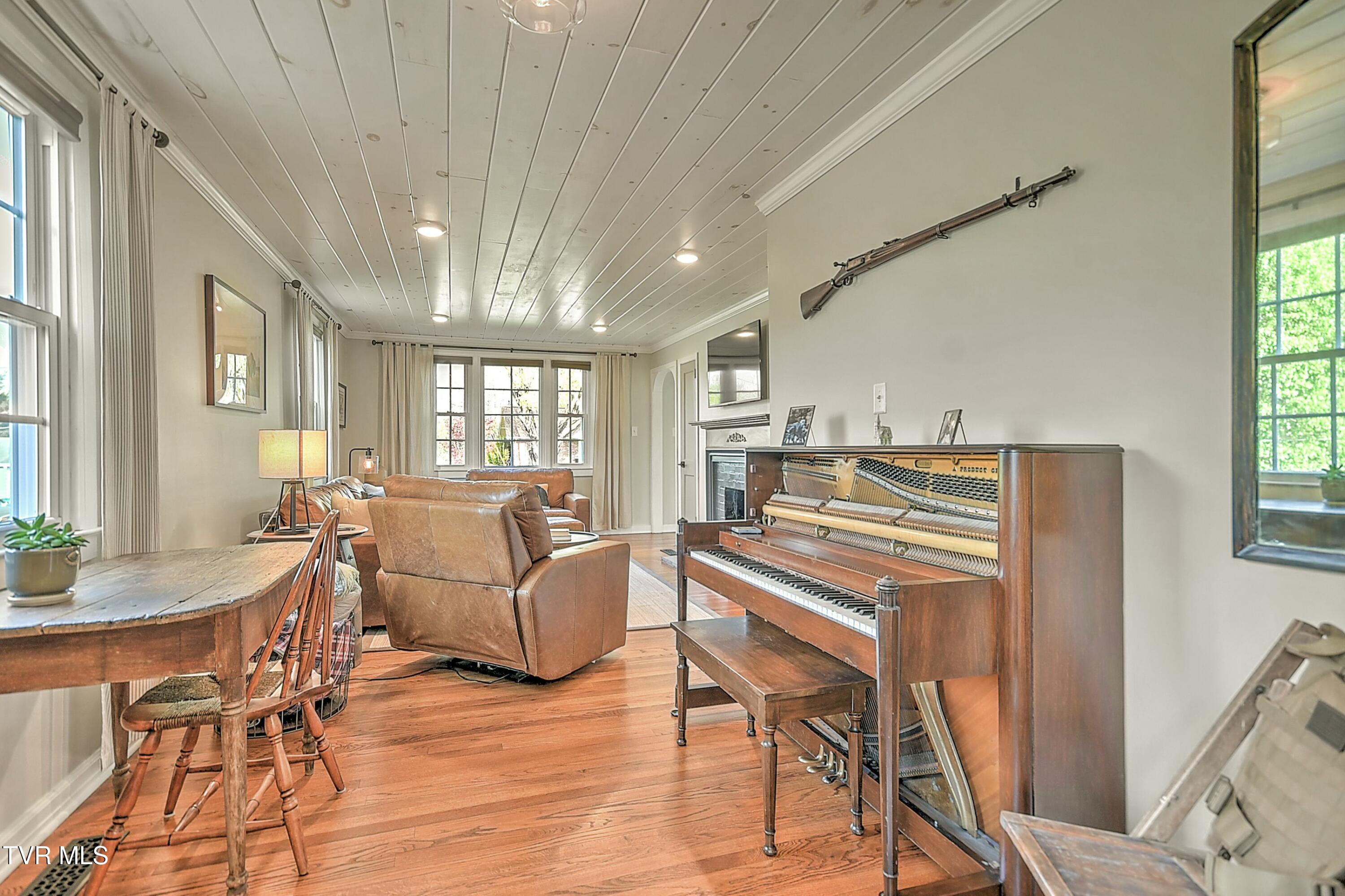 277 Sherwood Road, Bristol, Virginia image 13